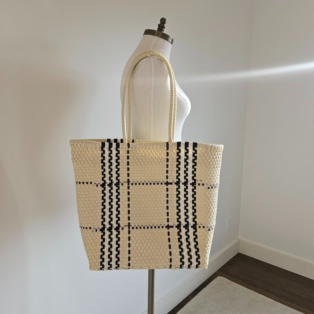 Stylish Plaid Woven Tote Bag